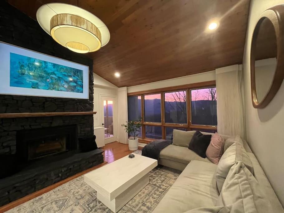 Willa Lux Retro Getaway W/ Ober & Smoky Mtn Views! Gatlinburg Zewnętrze zdjęcie
