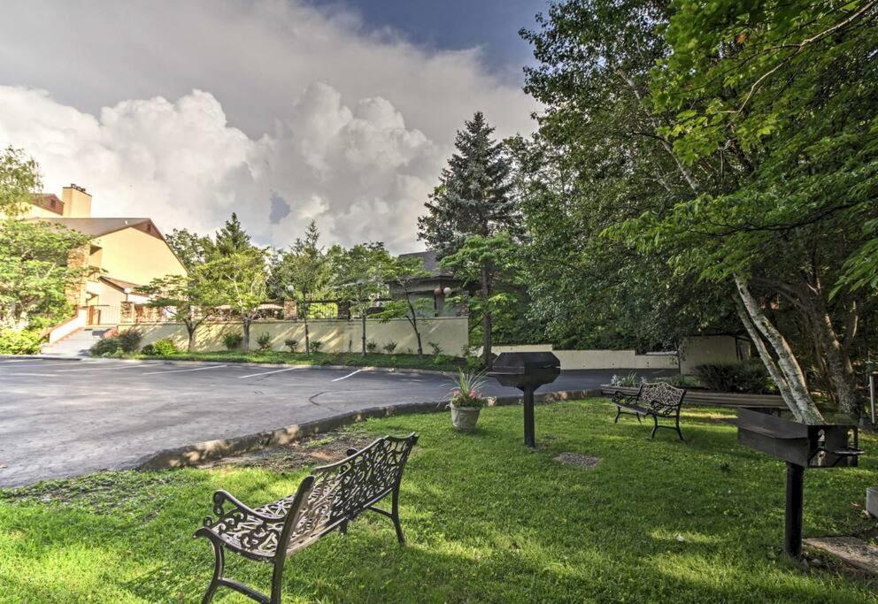 Willa Lux Retro Getaway W/ Ober & Smoky Mtn Views! Gatlinburg Zewnętrze zdjęcie
