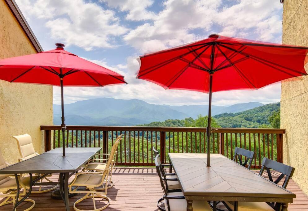 Willa Lux Retro Getaway W/ Ober & Smoky Mtn Views! Gatlinburg Zewnętrze zdjęcie